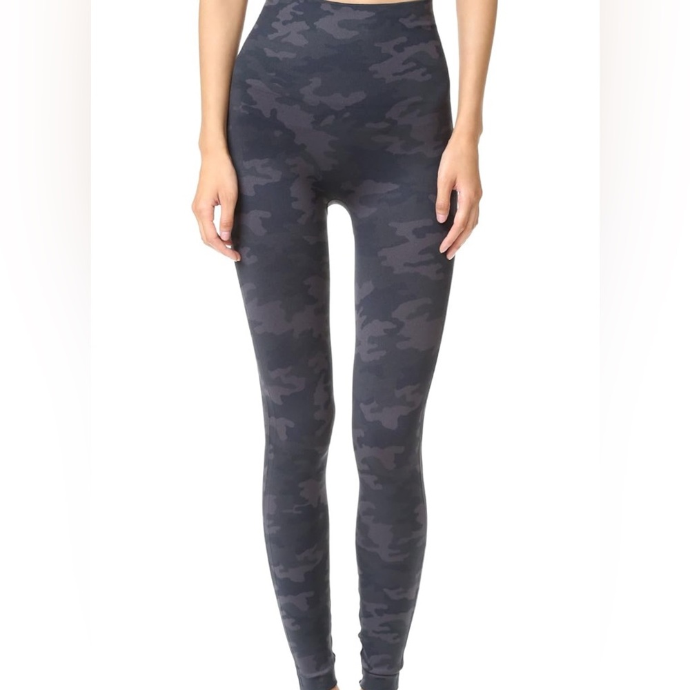 NWOT SPANX Leggings Womens Medium Look At Me Now High Rise Camo Shaping